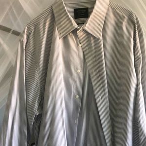 Men’s button up shirt with button collar